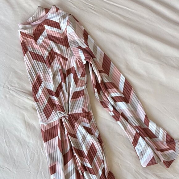 Long Sleeve Ribbed Twist Bodycon - Picture 5 of 6